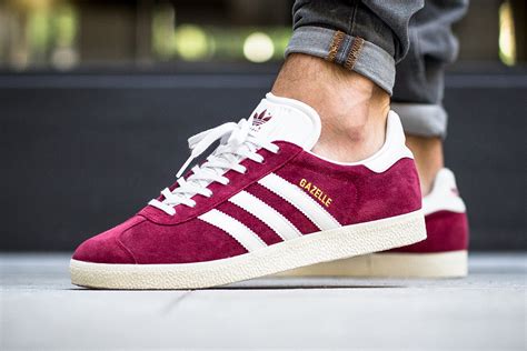 adidas gazelle burgundy men's.